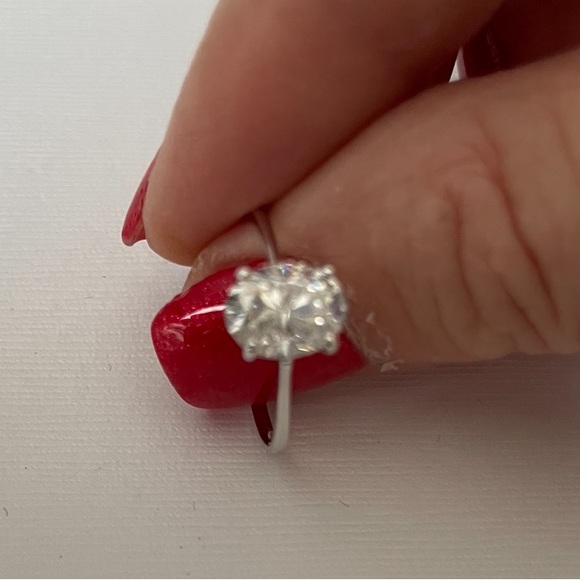 SALE! 1.5 Carat Oval Cut Diamond Moissanite 14Kt Solid Gold - Picture 3 of 6